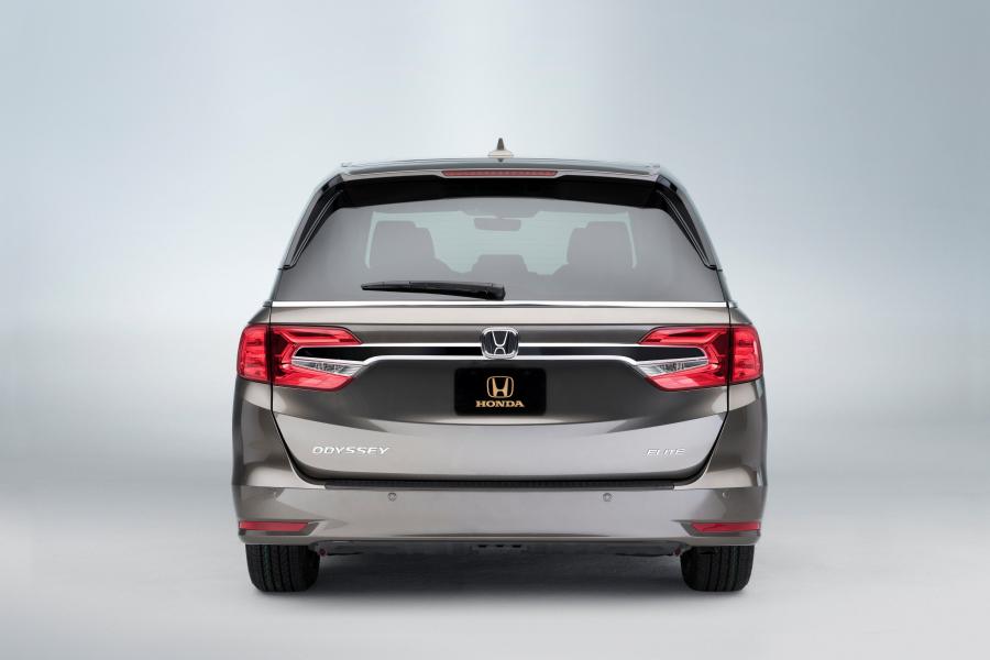 Honda Odyssey 2017 года  (фото 35 из 160)